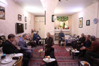 دیدار حسین کاشانی پور با خانواده شهیدان صنیع خانی