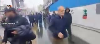 تشتک خارجی ها با این حرکت دکتر پزشکیان پرید.. مسعود خان بدون محافظ تنها بین مردم.. ناموسا حرکت لاتی بود